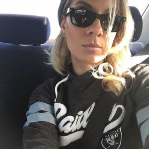 Meet your Posher, Claudia